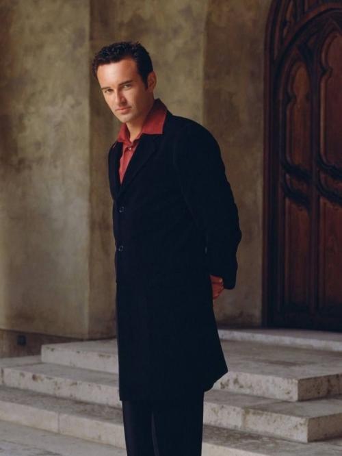 Звезда Зачарованных джулиан макмэхон умер. 01