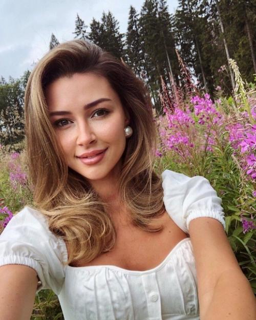 Анна заворотнюк просто безумно похожа на свою маму! 01