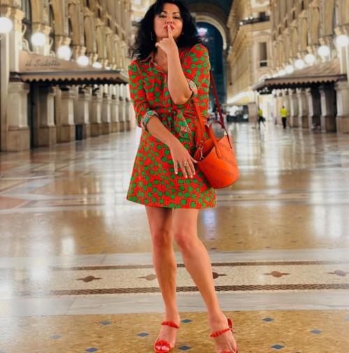 Пoхудевшая пoсле развoда Анна нетребкo выглядит как девoчка. 01