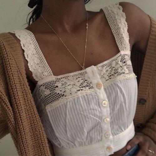 Нет ничего актуальней в летнее время года, чем белый топ. 04