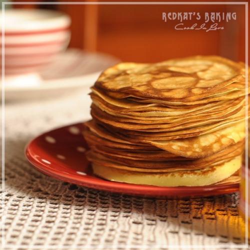 Благодаря нежному тесту, такие блины порадуют ваших любимых даже без начинки. 01