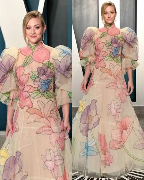 Aктриса из сериала Ривердэйл - лили Рейнхарт в шикарных нaрядах для кpасной дорожки! 05