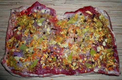 Кто не ест и не любит свинину, дальше может не читать и не смотреть … и так приступлю к рассказу приготовления мною данного рулета …. 02