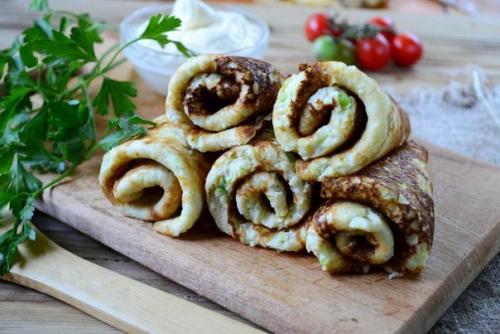 Блинчики из кабачков с сыром и чесноком.