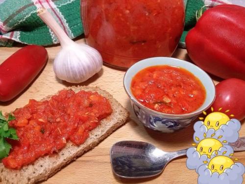 Мы готовим необычную аджику с яблоками. Мы готовим необычную аджику с яблоками.