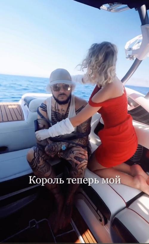 Теперь как Тимати: Филипп Киркоров забил всё тело татуировками. 02