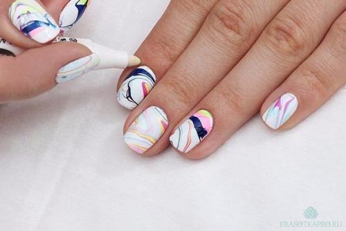 Техника водного маникюра. Техника водного маникюра.