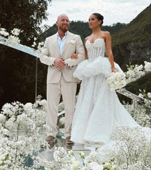 Артем Чекалин с новой возлюбленной, Бородина с Сердюковым и другие погуляли на свадьбе экс - супруга надин серовски на Алтае. 06