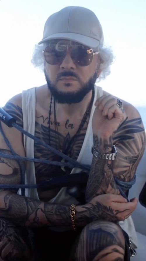 Теперь как Тимати: Филипп Киркоров забил всё тело татуировками. 01