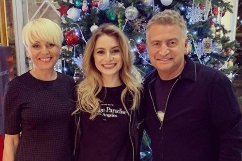 Я сам себе не доверяю, а жене - да. 01