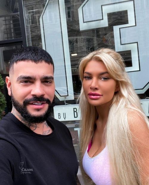 Тимати не успел расстаться с Анастасией Решетовой, как уже у него новая девушка. 05