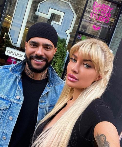 Тимати не успел расстаться с Анастасией Решетовой, как уже у него новая девушка. 03