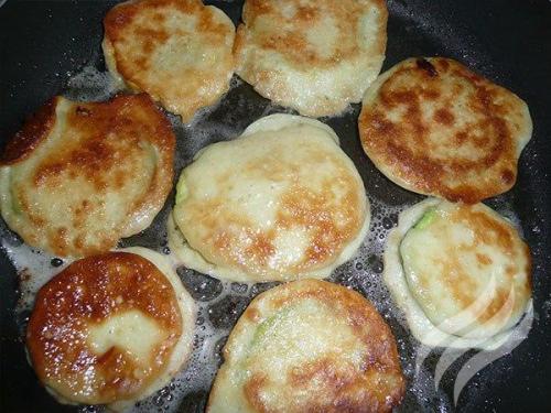 Кабачки в чесночном кляре. 04 Кабачки в чесночном кляре. 04