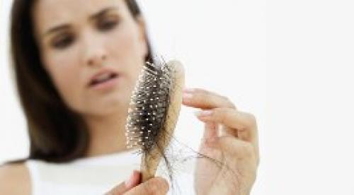 Разбираемся с проблемой почему выпадают волосы. Разбираемся с проблемой почему выпадают волосы.