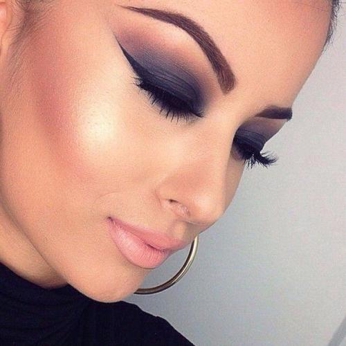 Мастер класс по макияжу? Мастер класс по макияжу?