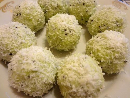 Домашние Рафаэлло с киви и орехами. 09 Домашние Рафаэлло с киви и орехами. 09