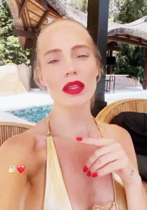 Певица глюкоза (Наталья Ионова) всегда восхищает стройной и подтянутой фигурой. 01