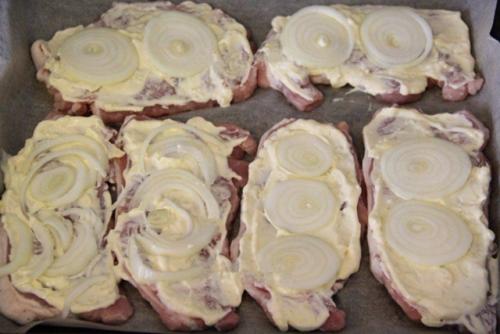 Свинина, запечённая с помидорами и сыром. 03