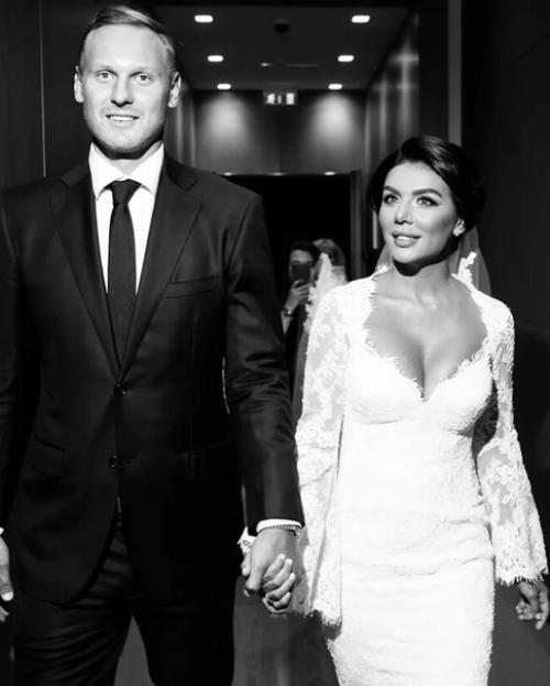 Подтвержденный. Анна седокова вышла замуж за своего возлюбленного баскетболиста яниса тимму. 03