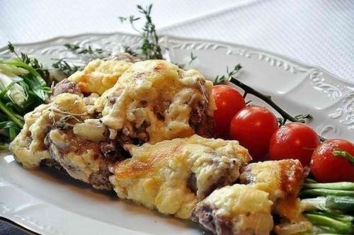 Мясо по-французски. Приготовить мясо так чтобы оно получилось ароматным, нежным и тающим во рту получается далеко не каждый раз. Мясо по-французски. Приготовить мясо так чтобы оно получилось ароматным, нежным и тающим во рту получается далеко не каждый раз.