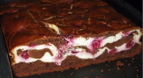 Брауни с творогом и вишней. Брауни с творогом и вишней.