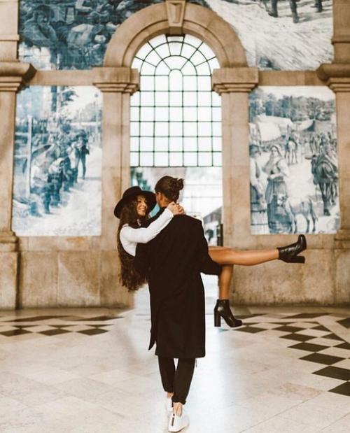 А ночь действительно была необыкновенно хороша.