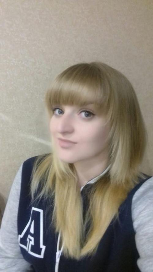 Какая стрижка смотрится лучше.