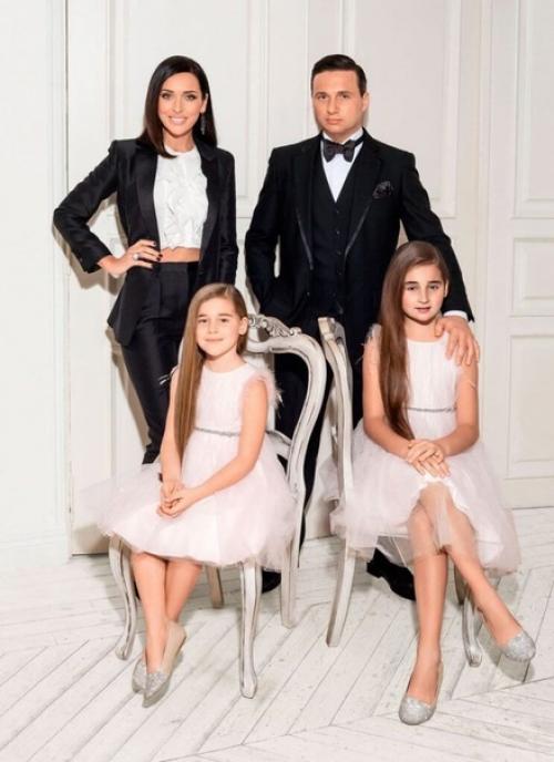 Алсу со своей семьёй! 01