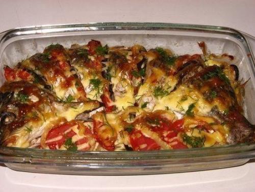 Карп, запеченный с овощами. Карп, запеченный с овощами.