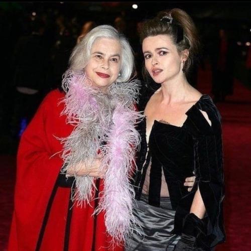 Актриса Хелена Бонэм картер со своей мамой Еленой проппер де кальехон. 02