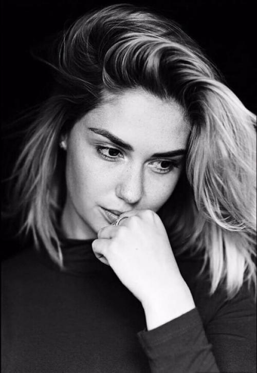 Что Агата муценидзе больше не в числе завидных холостячек поговаривают. 02