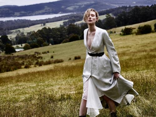 Элизабет дебики - актриса, рост которой составляет 190 см. 01