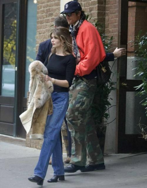 Джейкоб элорди - тот самый бывший, который всегда на подхвате.

