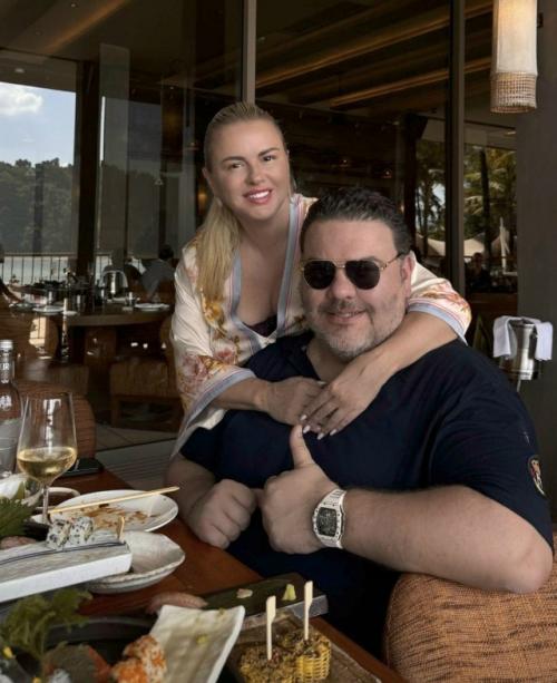 Иногда дело вовсе не в цифрах на весах и не в модных препаратах, а в том, как ты себя чувствуешь рядом с человеком.  