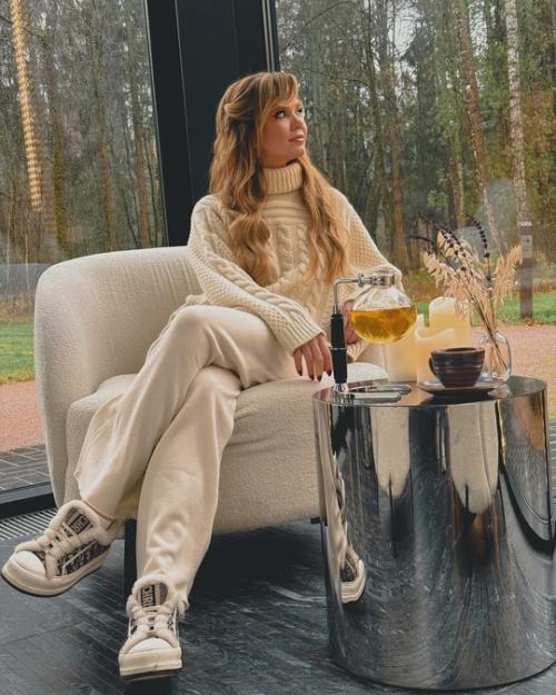 Алла михеева ночью общалась с поклонниками и была в слезах. 04