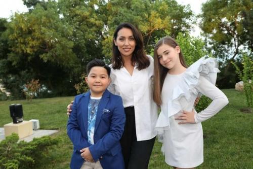 Алсу со своей семьёй! 03