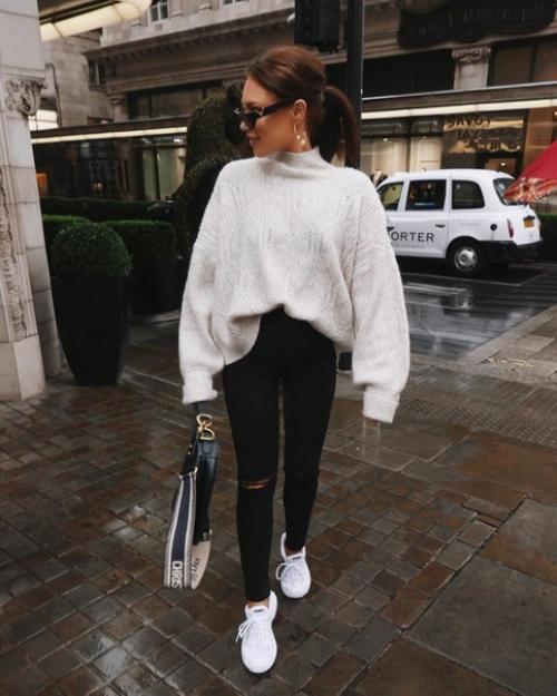 В разгар зимы тема свитеров как никогда актуальна. 05