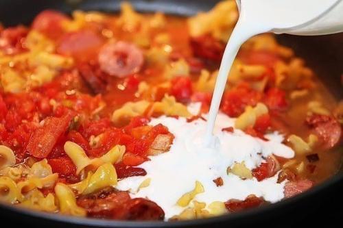 Паста с пряными колбасками. 03 Паста с пряными колбасками. 03