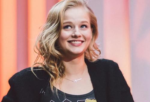 Красавица актриса Саша бортич со своим прекрасным сыном. 03