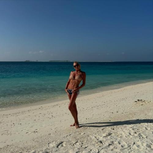 Анастасия волочкова зачитала на Мальдивах стих о большом театре сексе. 01