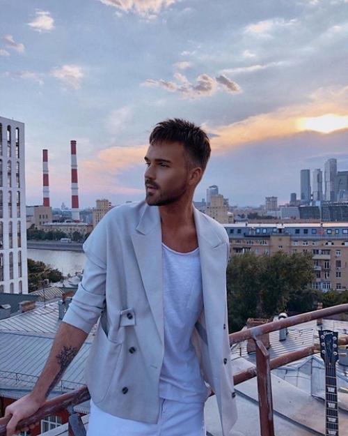 Александр Панайотов доказательство того, что и мужчины с годами становятся только красивее и мужественнее. 01