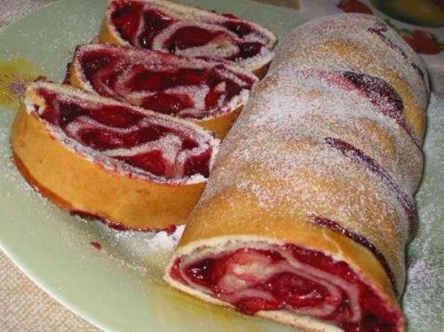 Вишневый штрудель. 

Ингредиенты: 

