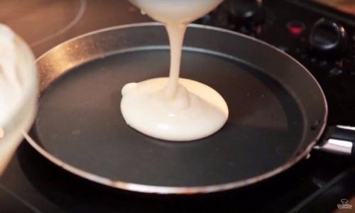 Панкейки.  Ингредиенты:  Молоко - 200 миллилитров. 06