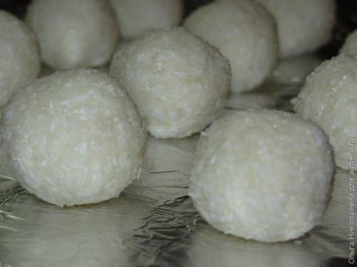 Для приготовления нам понадобиться или понадобится. Кокосовые конфетки.
Для приготовления кокосовых конфеток нам понадобится: