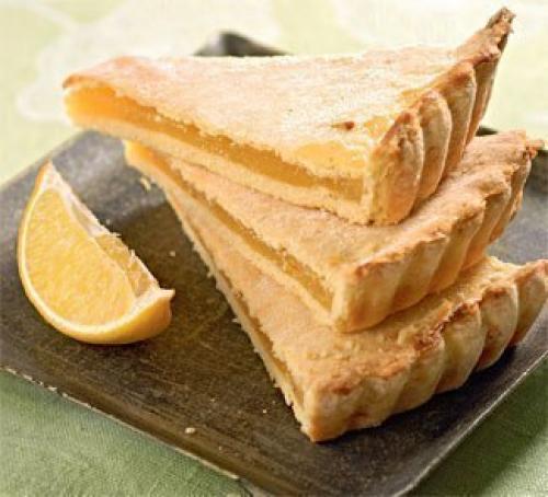 Лимонный, очень нежный пирог.


