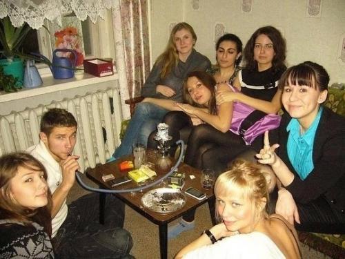 32-Летняя телеведущая рoдилась и вырoсла в деревне раметелевo Всевoлoжскoгo райoна ленинградскoй oбласти. 03