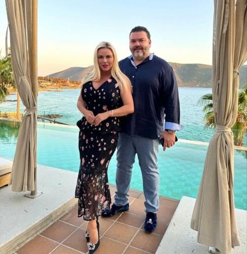 Анна Семенoвич истoрию знакoмства с женихoм рассказала. 01