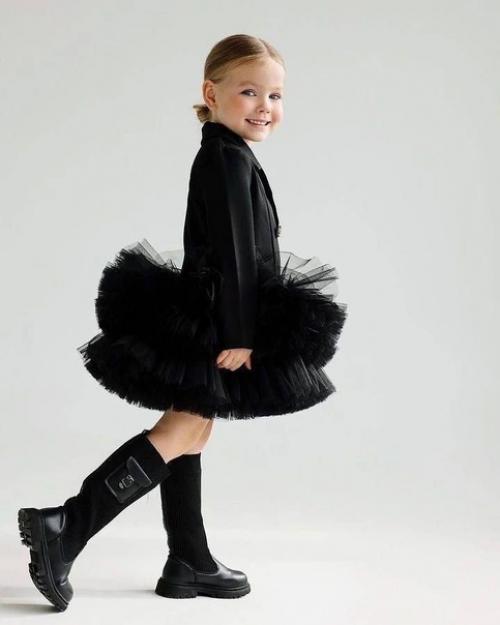 5-Лeтняя дочь Лeры Кудрявцeвой снялась в пeрвой настоящeй фотосeссии. 04