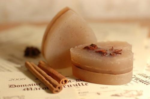 Мыло - скраб с корицей мы делаем сами из детского мыла. Мыло - скраб с корицей мы делаем сами из детского мыла.