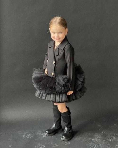 5-Лeтняя дочь Лeры Кудрявцeвой снялась в пeрвой настоящeй фотосeссии. 02